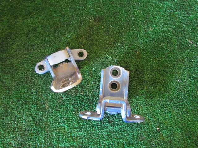 2003 Nissan 350z LH  Driver Door Hinges