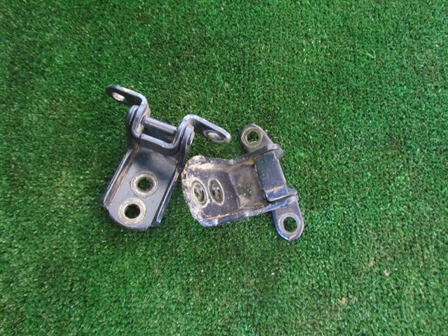 2003 Nissan 350z RH Passenger Door Hinges