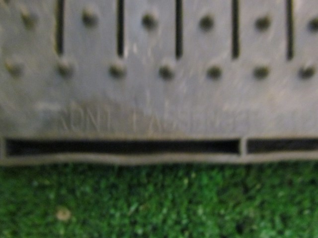 2011 Infiniti G37x Sedan Front RH Passenger Rubber Floor Mat