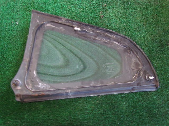 2003 Nissan 350z RH Passenger Quarter Glass