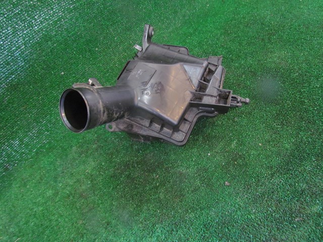 2007 Infiniti G35 Sedan RH Passenger Air Cleaner Box