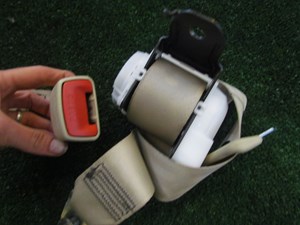 2007 Infiniti G35 Sedan Rear Center Seat Belt & Buckle-Wheat