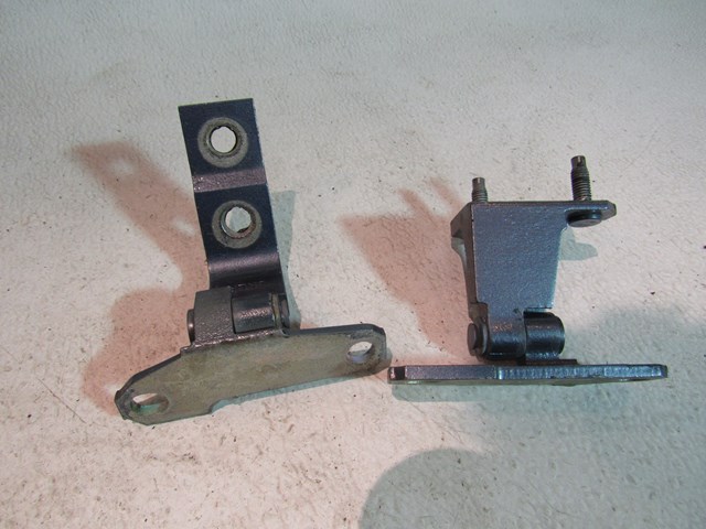 2007 Infiniti G35 Sedan Rear RH Passenger Door Hinges