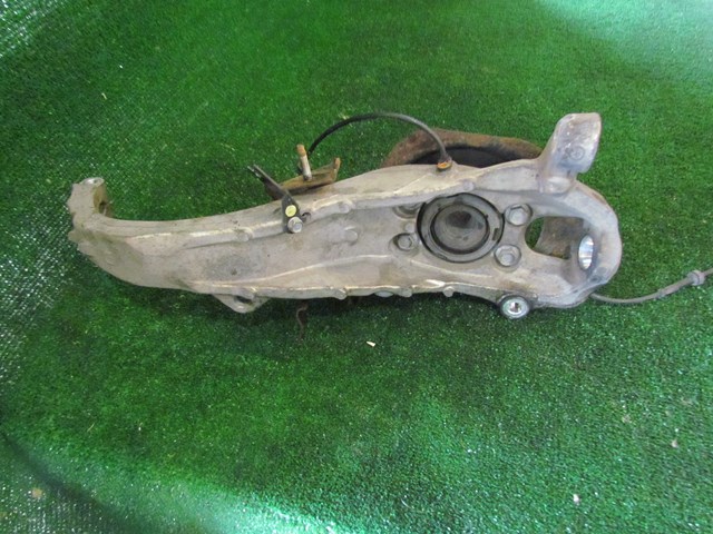 2007 Infiniti G35 RWD Sedan Front RH Passenger Spindle