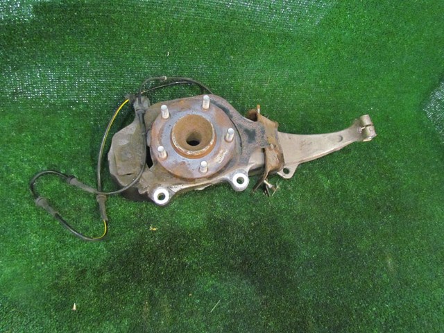 2007 Infiniti G35 RWD Sedan Front RH Passenger Spindle