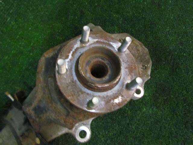 2007 Infiniti G35 RWD Sedan Front LH Driver Spindle 