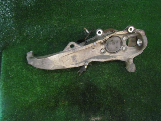 2007 Infiniti G35 RWD Sedan Front LH Driver Spindle 