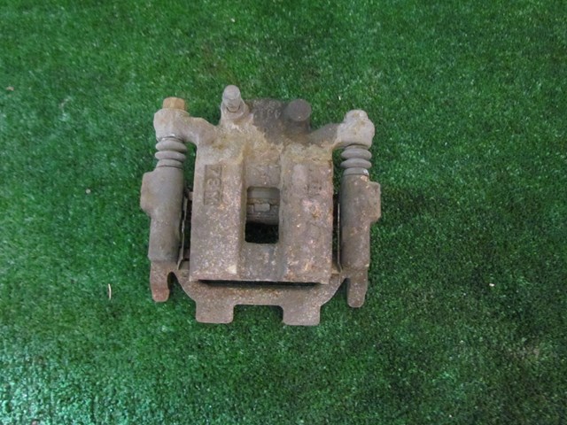 2007 Infiniti G35 RWD Sedan Rear RH Passenger Caliper