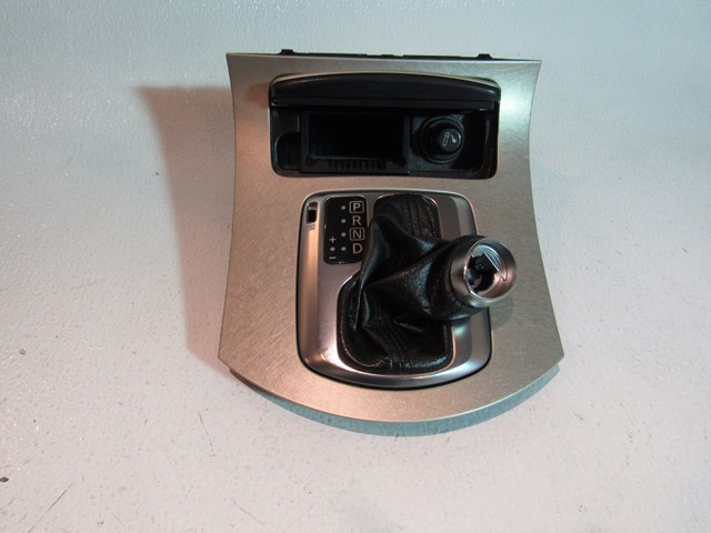 2008 Infiniti G35XS Shifter Trim With Boot 