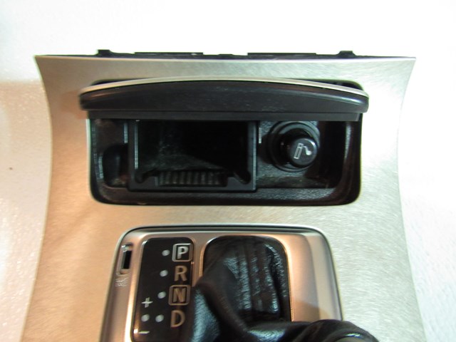 2008 Infiniti G35XS Shifter Trim With Boot 