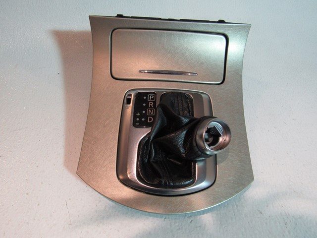 2008 Infiniti G35XS Shifter Trim With Boot 