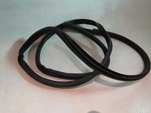 2007 2008 Infiniti G35 Sedan Rear LH Driver Door Seal on Body