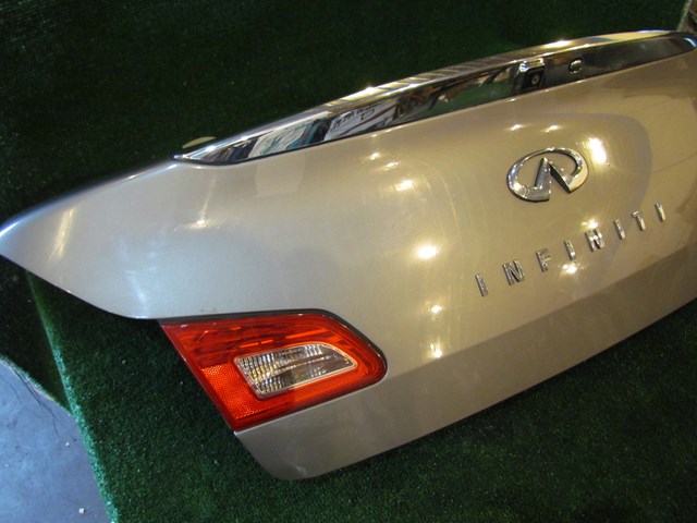 2008 Infiniti G35xS Sedan Trunk Lid, Spoiler, & Camera