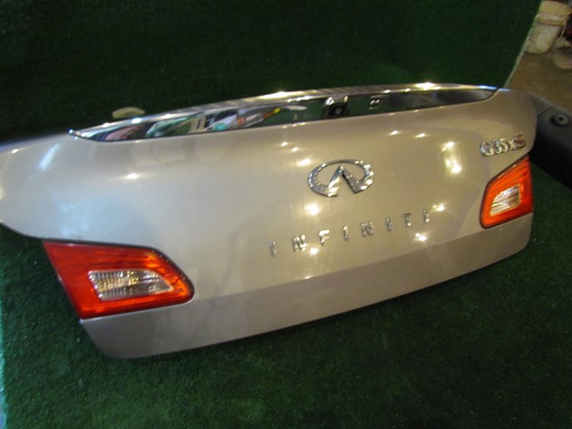 2008 Infiniti G35xS Sedan Trunk Lid, Spoiler, & Camera