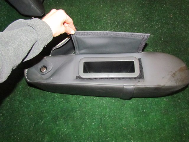 2008 Infiniti G35xS Rear Center Armrest w/Cupholders
