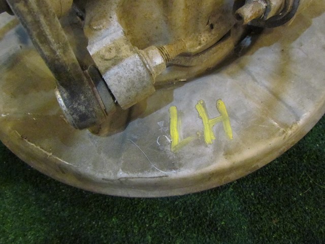 2007 BMW M6 Convertible Rear Driver Spindle Axle