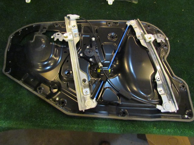 2008 Infiniti G35xs Front Passenger Window Motor w Reg