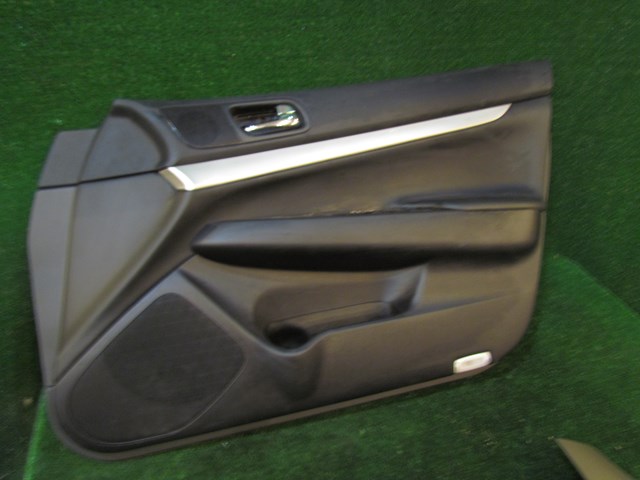 2008 Infiniti G35xS Front RH Passenger Door Panel