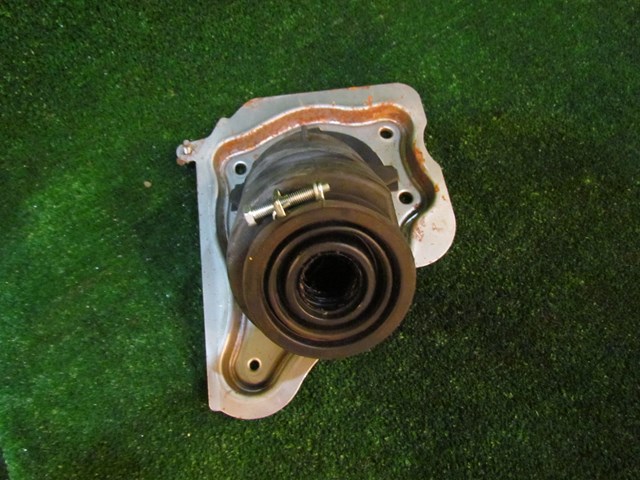 2008 Infiniti G35xS Firewall Steering Column Boot