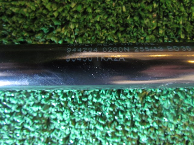 2014 NIssan Juke Nismo RS Hatch Strut Set 90450 1KA2A