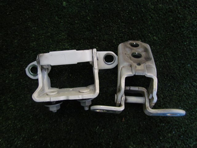 2014 Nissan Juke Nismo RS Rear LH Driver Door Hinges