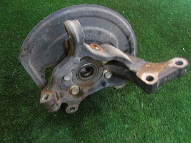 2014 Nissan Juke Nismo RS Front LH Driver Spindle