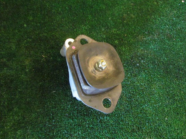 2014 Nissan Juke Nismo RS RH Passenger Transmission Bracket