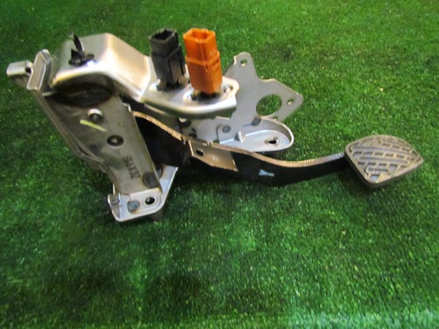 2014 NIssan Juke NIsmo RS Brake Pedal