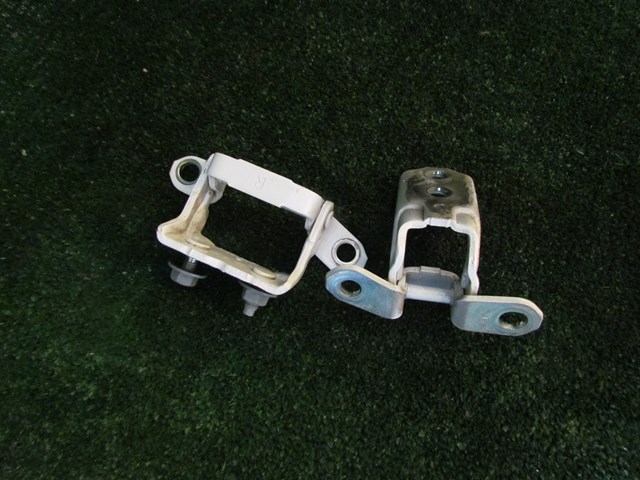 2014 Nissan Juke Nismo RS Rear RH Door Hinge Set