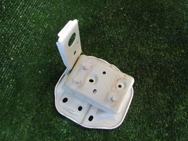 2014 Nissan Juke Nismo RS Rear RH Bumper Reinforcement Mount