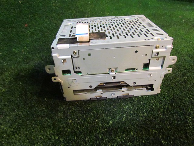 2005 Infiniti G35 Coupe CD Changer & Radio Unit 28185 AC705