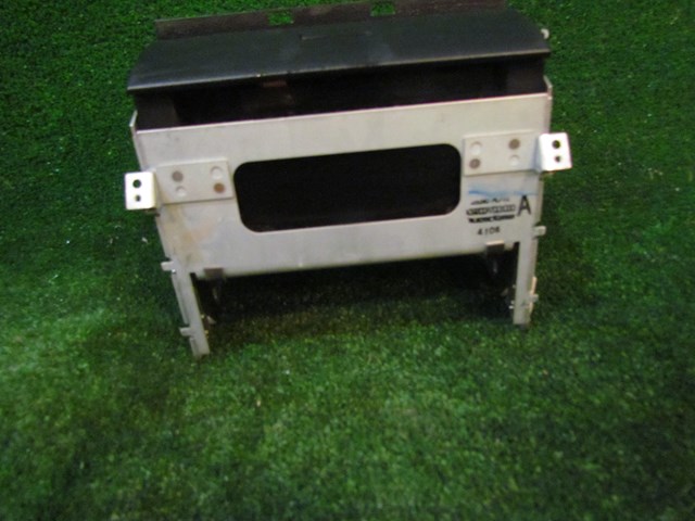 2005 Infiniti G35 Coupe Center Dash Navigation Screen 28086 7W000