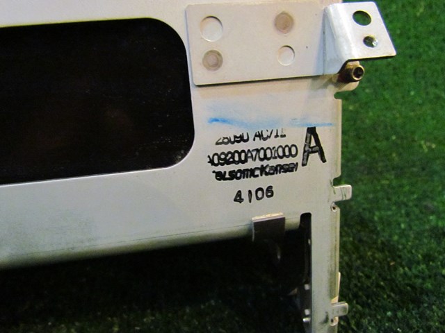 2005 Infiniti G35 Coupe Center Dash Navigation Screen 28086 7W000