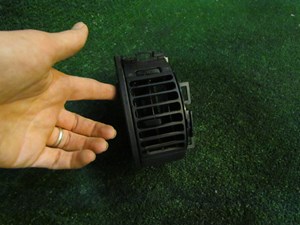 2005 Infiniti G35 Coupe LH Driver Inner Dash Vent 68761 AC700