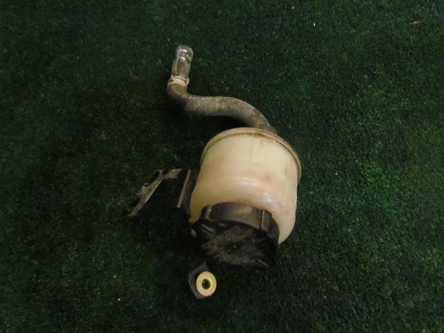 2005 Infiniti G35 Coupe Power Steering Fluid Reservoir