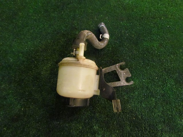 2005 Infiniti G35 Coupe Power Steering Fluid Reservoir