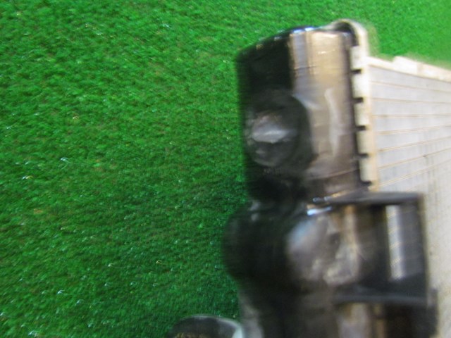 2005 Infiniti G35 Coupe AT Radiator- Missing 3 Mounting Pins