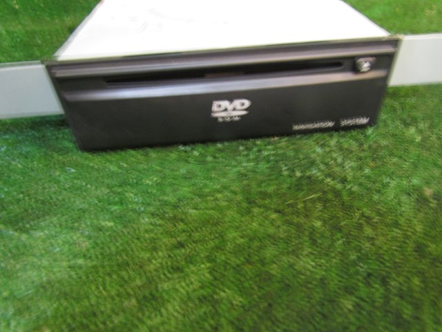 2005 Infiniti G35 Coupe Navigation/DVD Player 25915 AC704