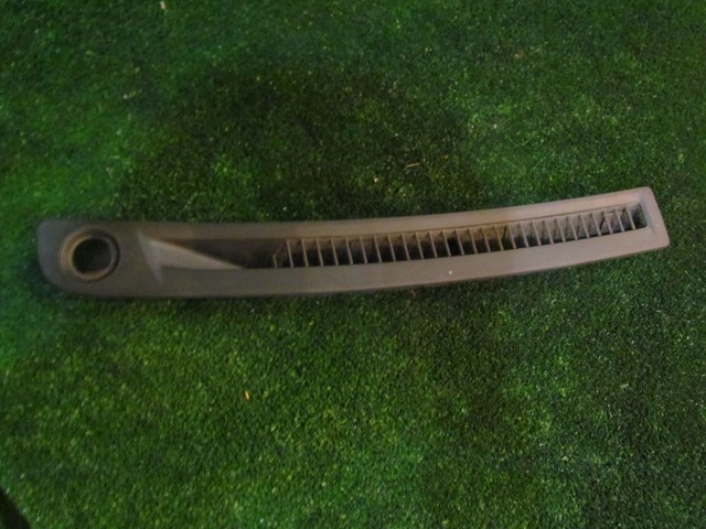 2005 Infiniti G35 Coupe RH Passenger Defrost Vent 68742 AL512