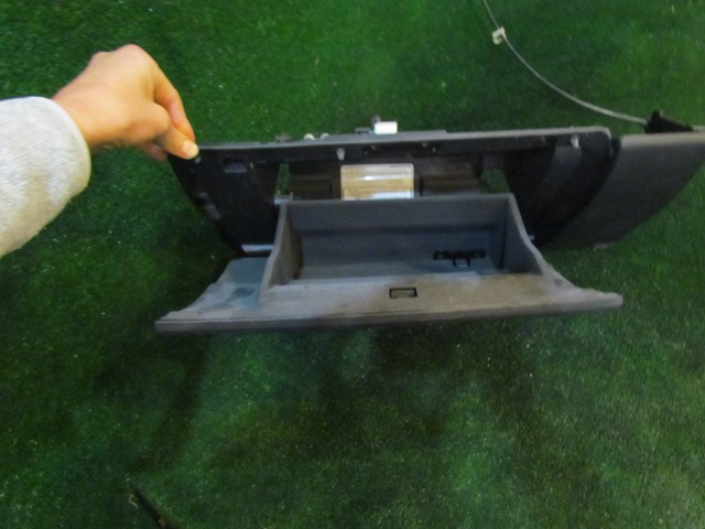 2005 Infiniti G35 Coupe RH Passenger Glove Box