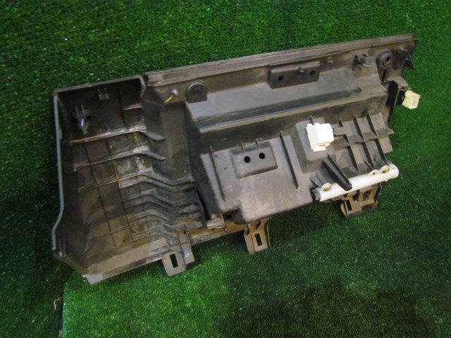 2005 Infiniti G35 Coupe RH Passenger Glove Box