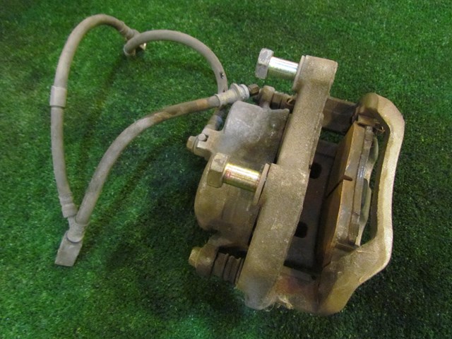 2005 Infiniti G35 Coupe Front RH Passenger Caliper