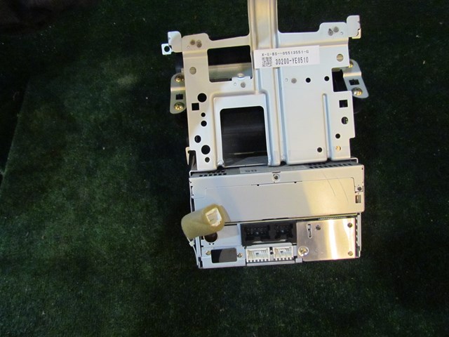 2005 Infiniti G35 Coupe Radio Assy w/Cubby & Mount 28185 AC705