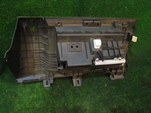 2005 Infiniti G35 Coupe Glove Box 68108 AM601