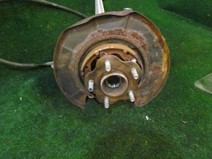 2008 Infiniti G35xS Rear LH Spindle & Upper Control Arm