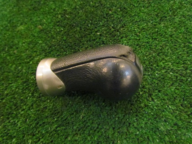 2005 Infiniti G35 Coupe MT Shift Knob-See Details