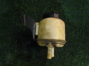 2005 Infiniti G35 Coupe Power Steering Fluid Reservoir