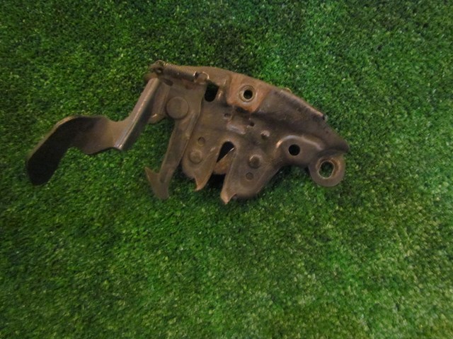 2005 Infiniti G35 Coupe Rev-Up Hood Latch