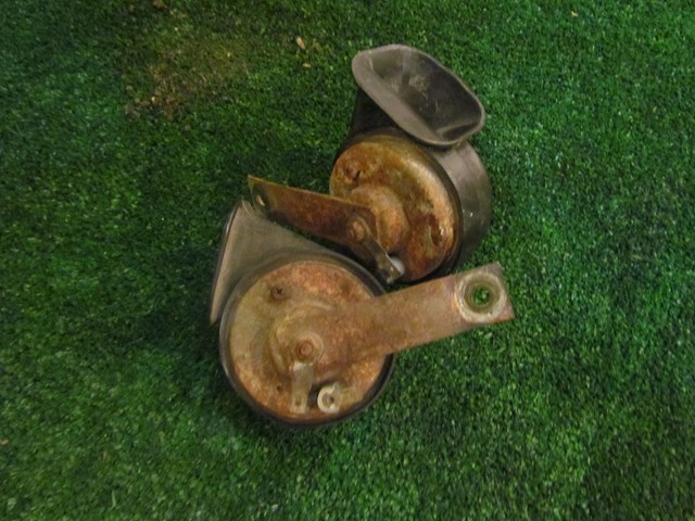 2005 Infiniti G35 Coupe Rev-Up Horn Set