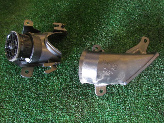2014 Nissan 370z LH Driver Door Vent and Duct
